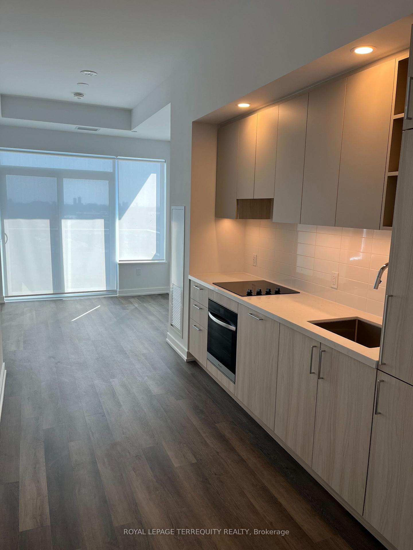 Photo 15 of Unit 809, 21 Meadowdale Road, Vaughan, Concord — HOMEH