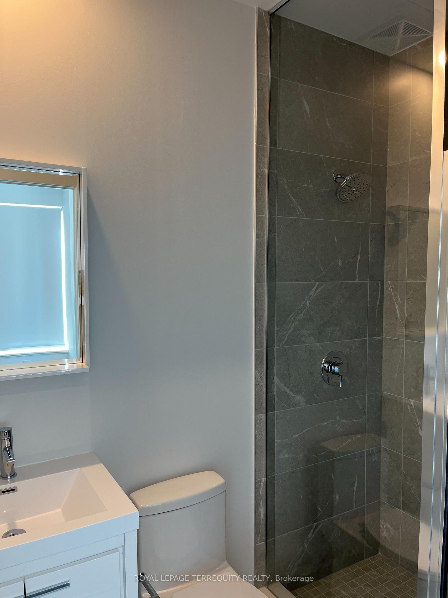 Photo 16 of Unit 809, 21 Meadowdale Road, Vaughan, Concord — HOMEH