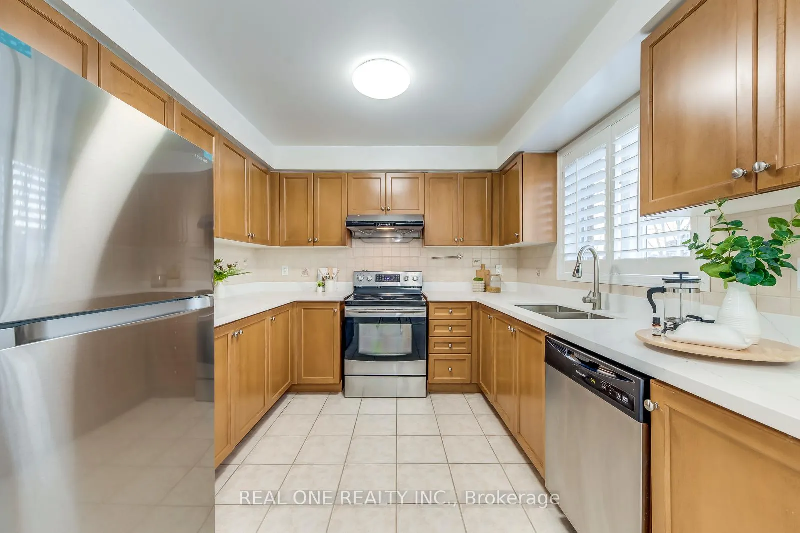 Photo 11 of 36 Tideland Drive, Brampton, Fletcher's Meadow — HOMEH