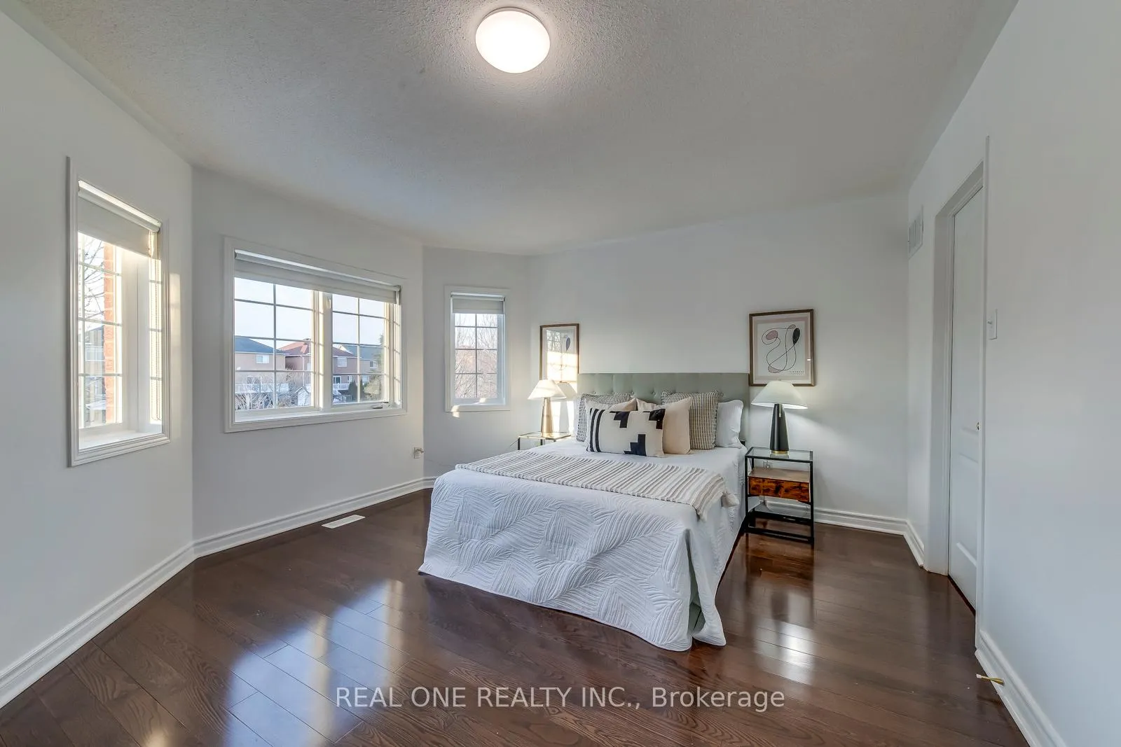 Photo 21 of 36 Tideland Drive, Brampton, Fletcher's Meadow — HOMEH