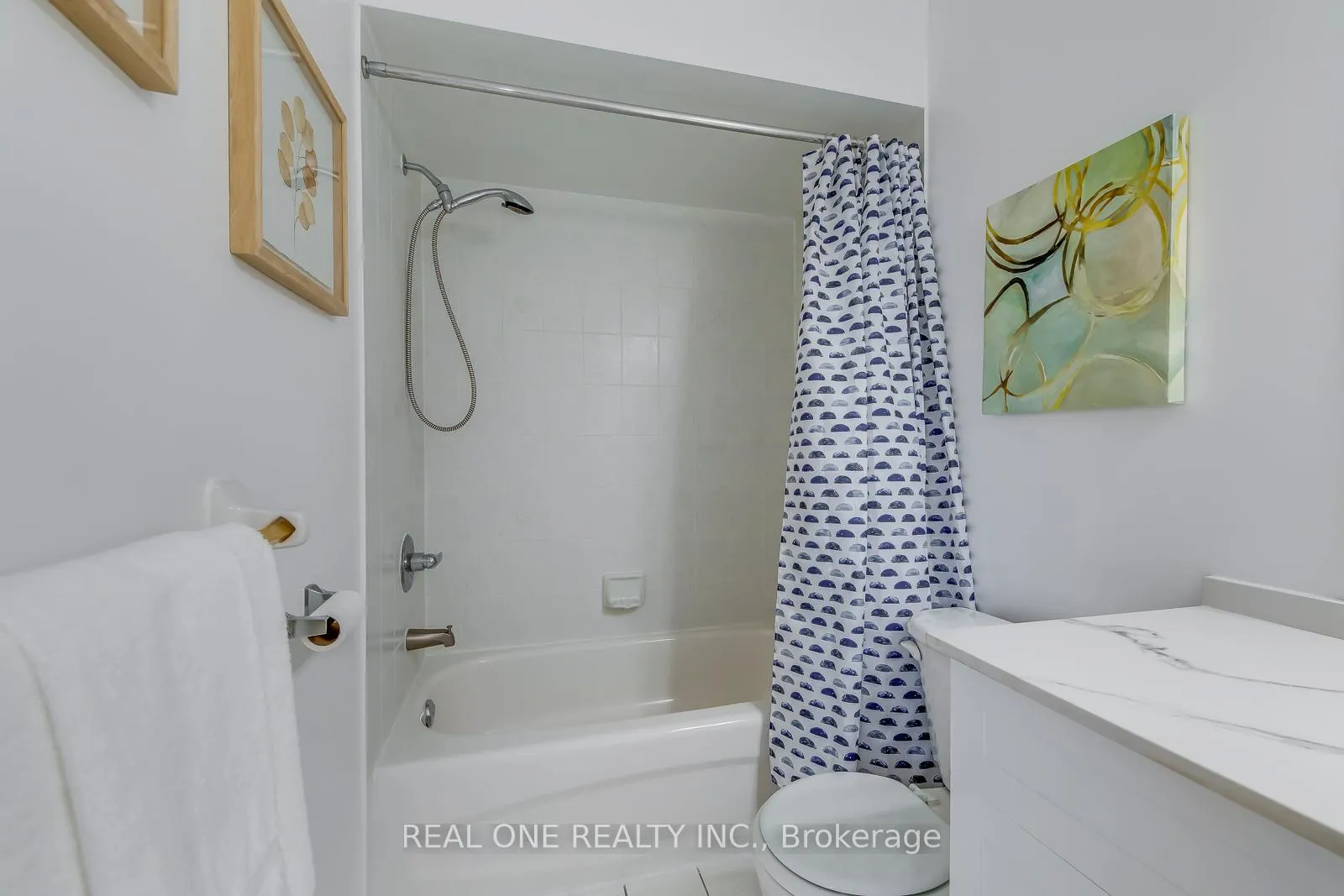 Photo 26 of 36 Tideland Drive, Brampton, Fletcher's Meadow — HOMEH