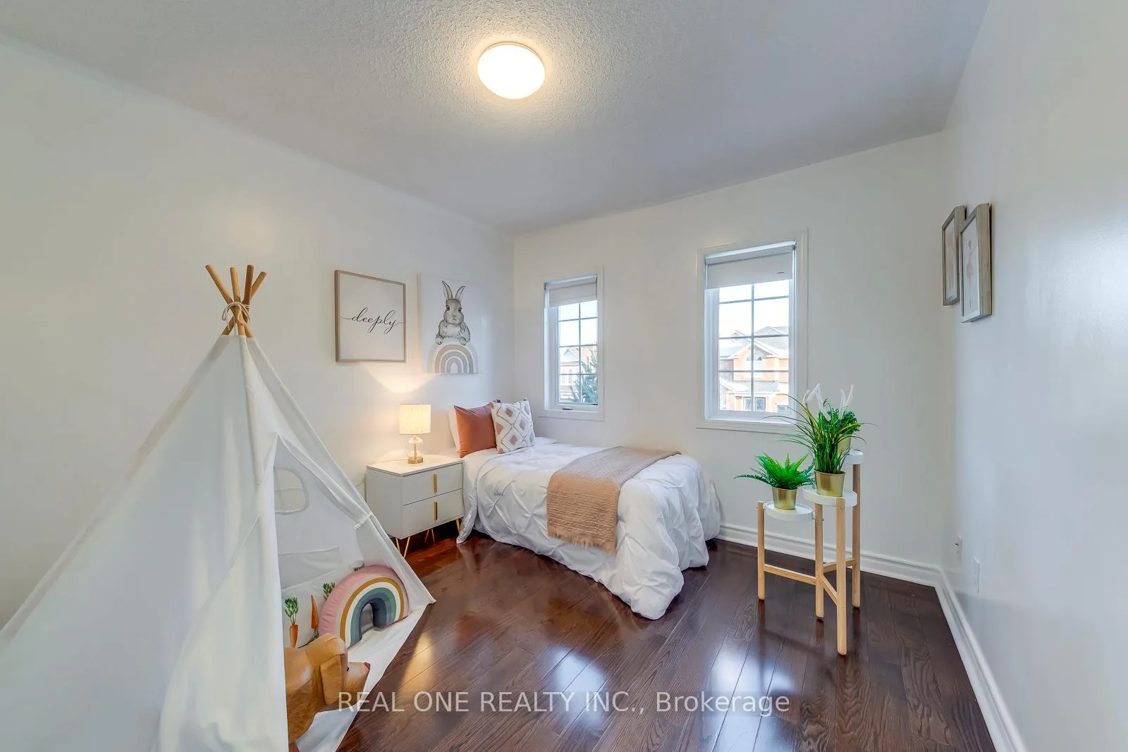 Photo 27 of 36 Tideland Drive, Brampton, Fletcher's Meadow — HOMEH