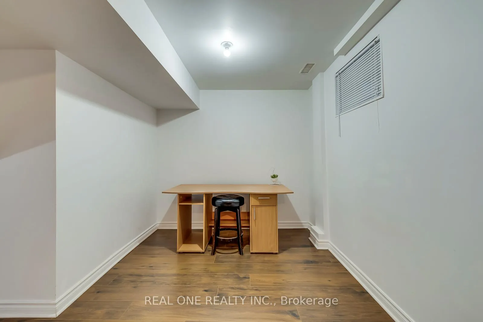 Photo 33 of 36 Tideland Drive, Brampton, Fletcher's Meadow — HOMEH