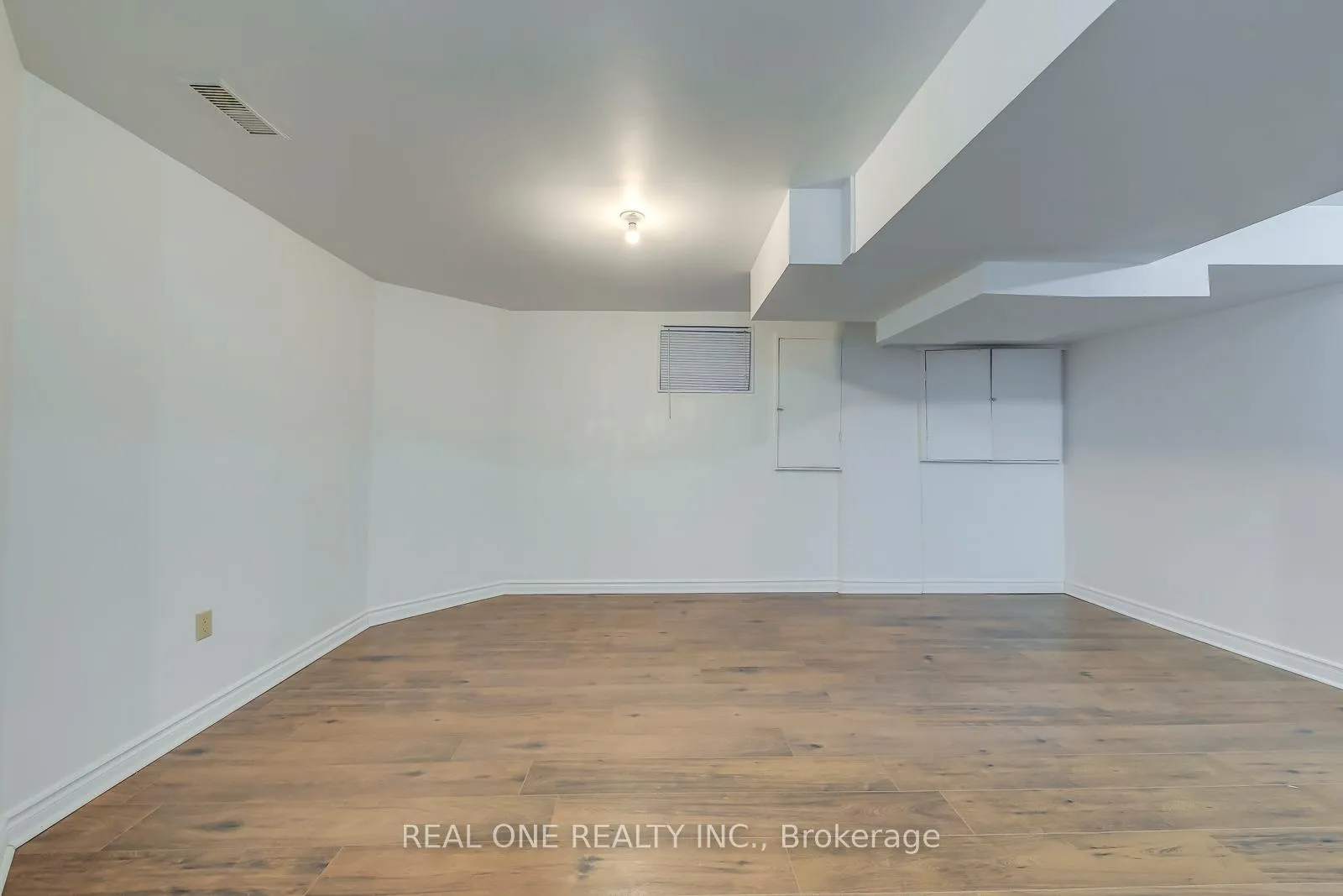 Photo 34 of 36 Tideland Drive, Brampton, Fletcher's Meadow — HOMEH