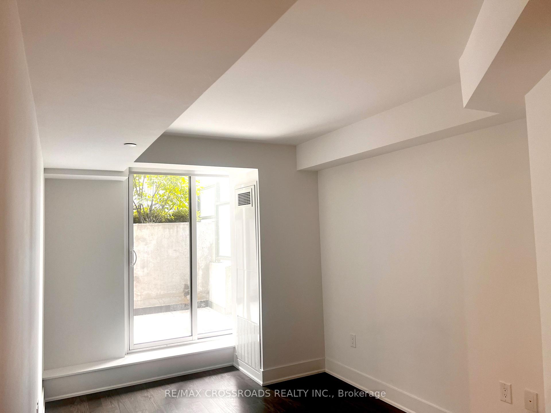 Photo 2 of Unit 914, 955 Bay Street, Toronto, Bay Street Corridor — HOMEH