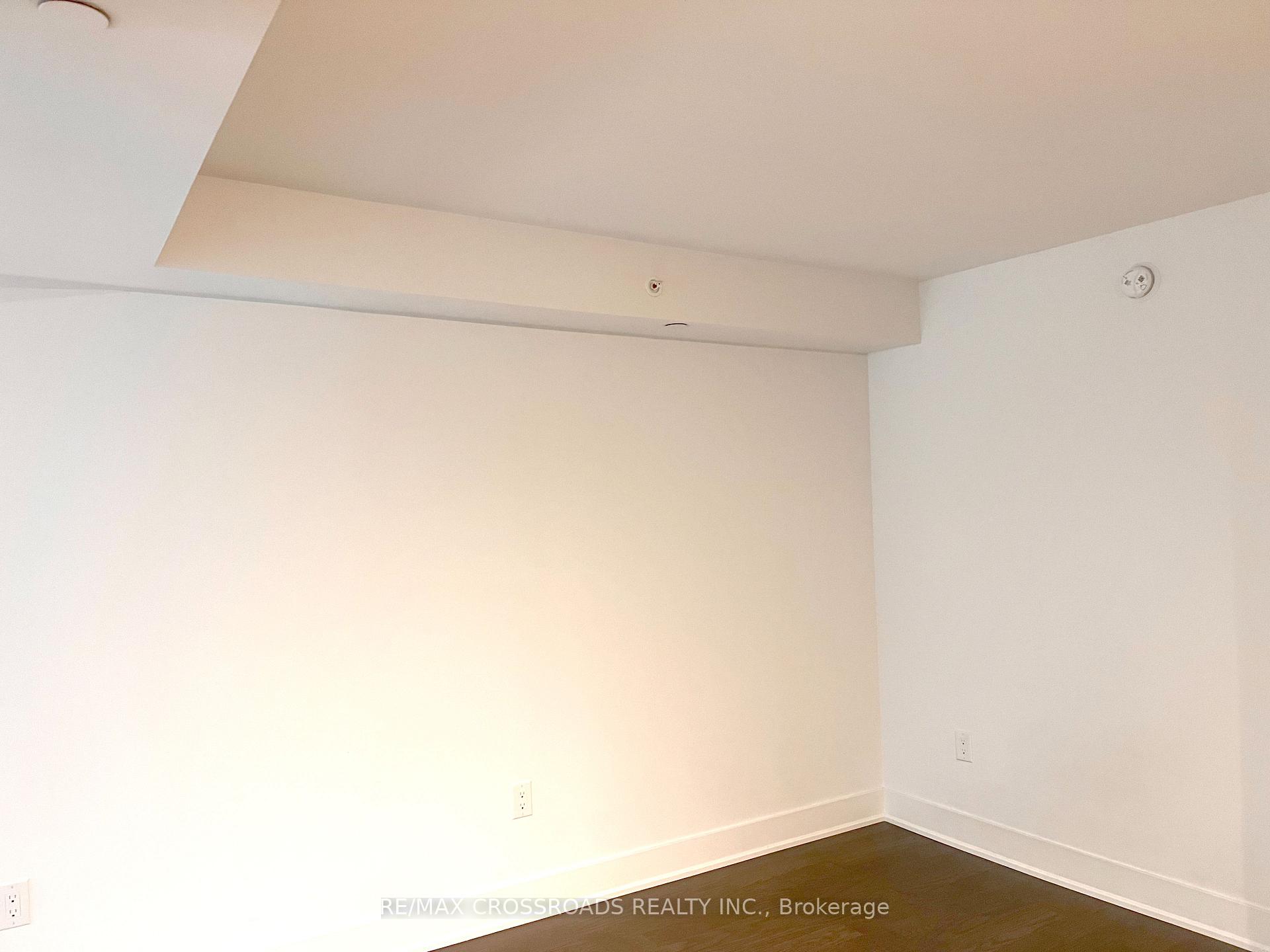 Photo 4 of Unit 914, 955 Bay Street, Toronto, Bay Street Corridor — HOMEH