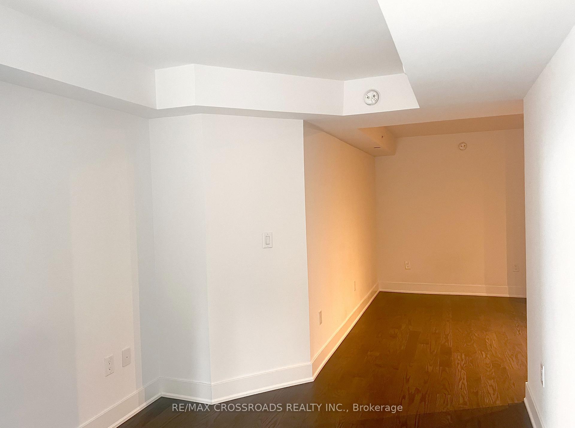 Photo 7 of Unit 914, 955 Bay Street, Toronto, Bay Street Corridor — HOMEH