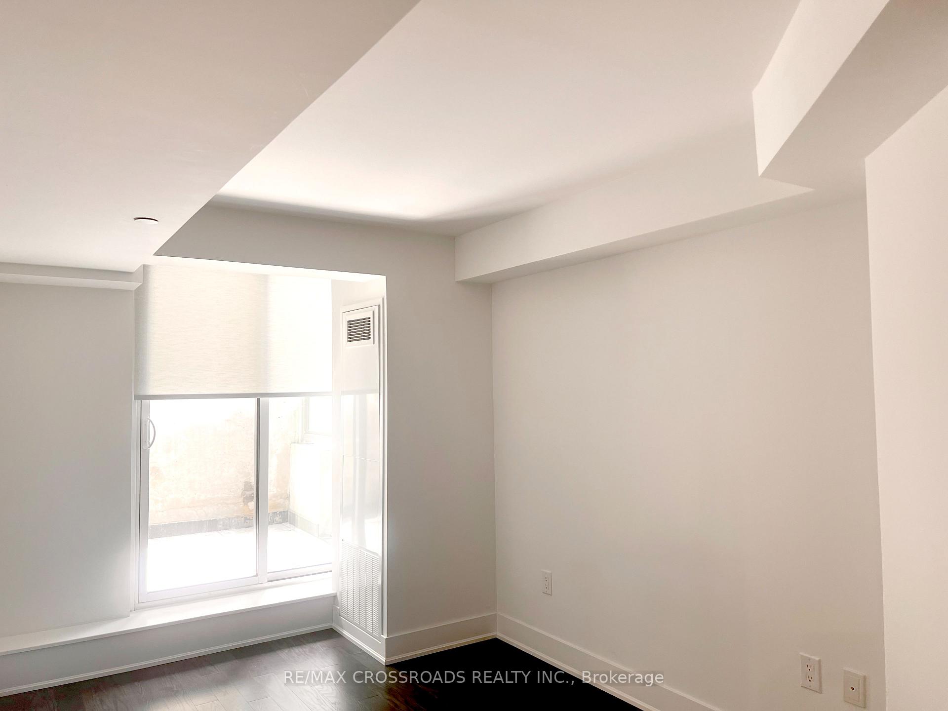 Photo 8 of Unit 914, 955 Bay Street, Toronto, Bay Street Corridor — HOMEH