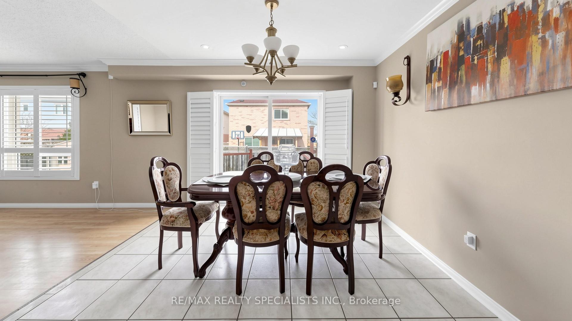 Photo 12 of 193 Queen Mary Drive, Brampton, Fletcher's Meadow — HOMEH