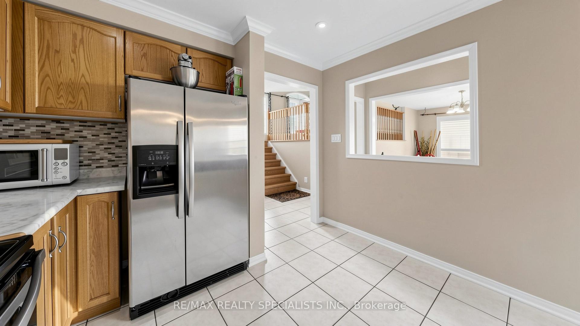 Photo 15 of 193 Queen Mary Drive, Brampton, Fletcher's Meadow — HOMEH