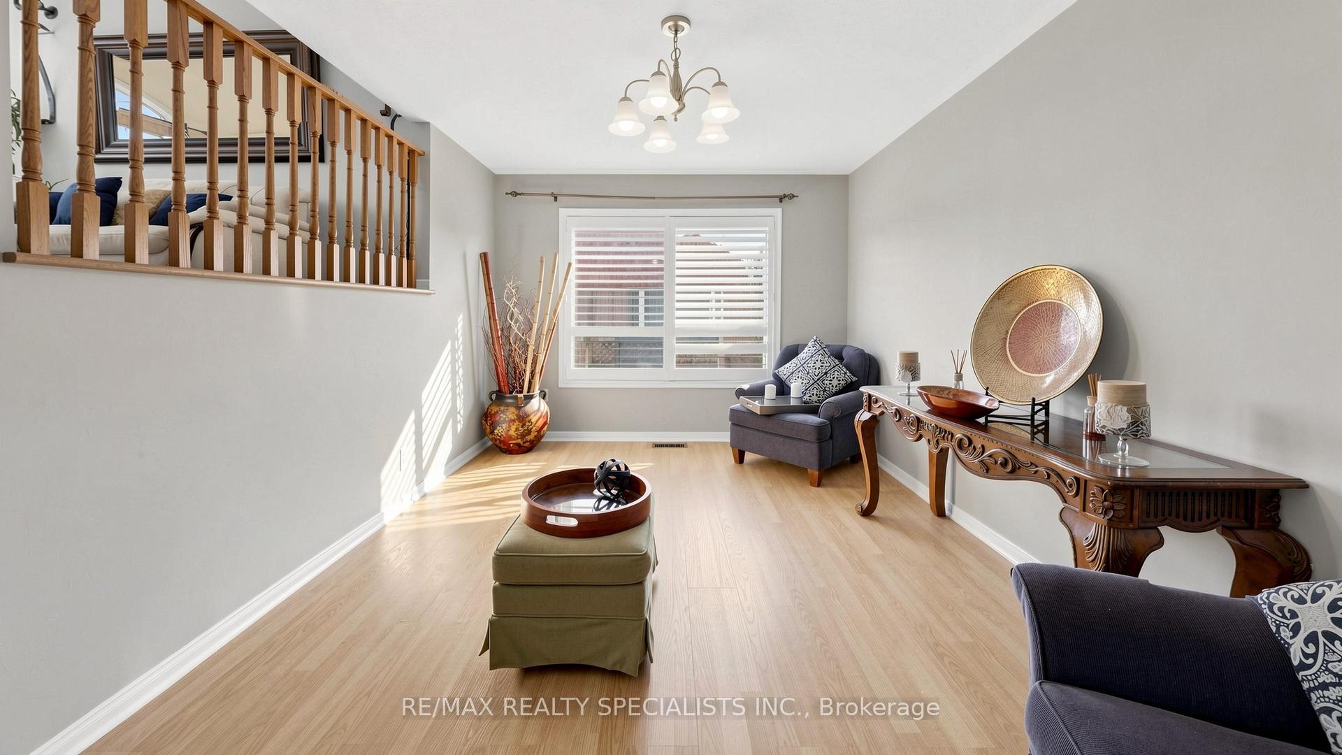 Photo 17 of 193 Queen Mary Drive, Brampton, Fletcher's Meadow — HOMEH