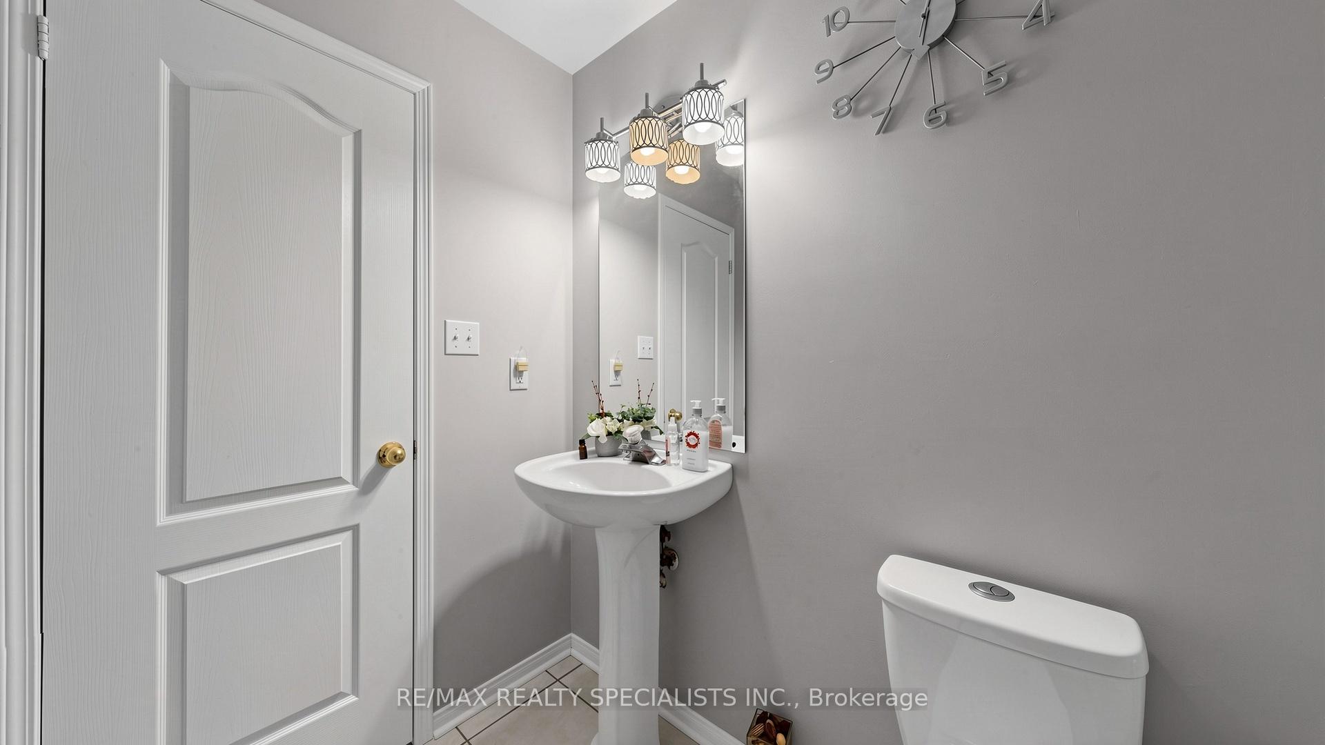 Photo 21 of 193 Queen Mary Drive, Brampton, Fletcher's Meadow — HOMEH