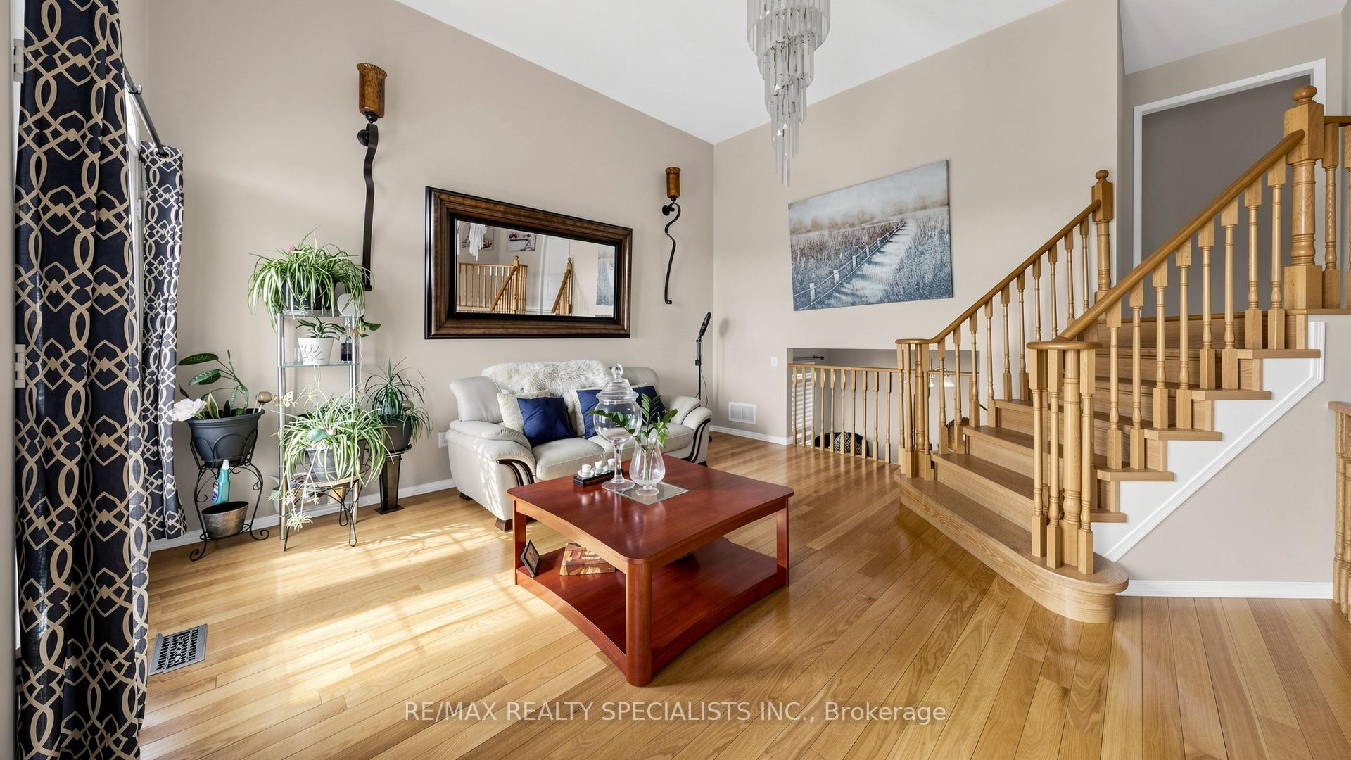Photo 23 of 193 Queen Mary Drive, Brampton, Fletcher's Meadow — HOMEH
