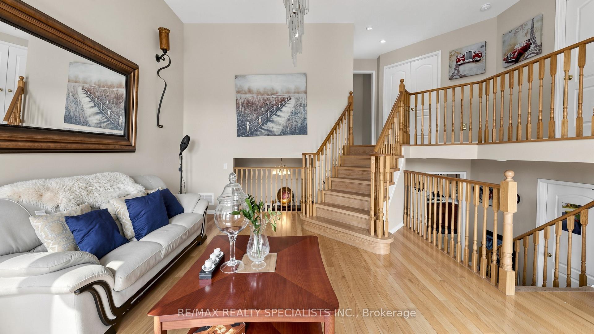 Photo 25 of 193 Queen Mary Drive, Brampton, Fletcher's Meadow — HOMEH