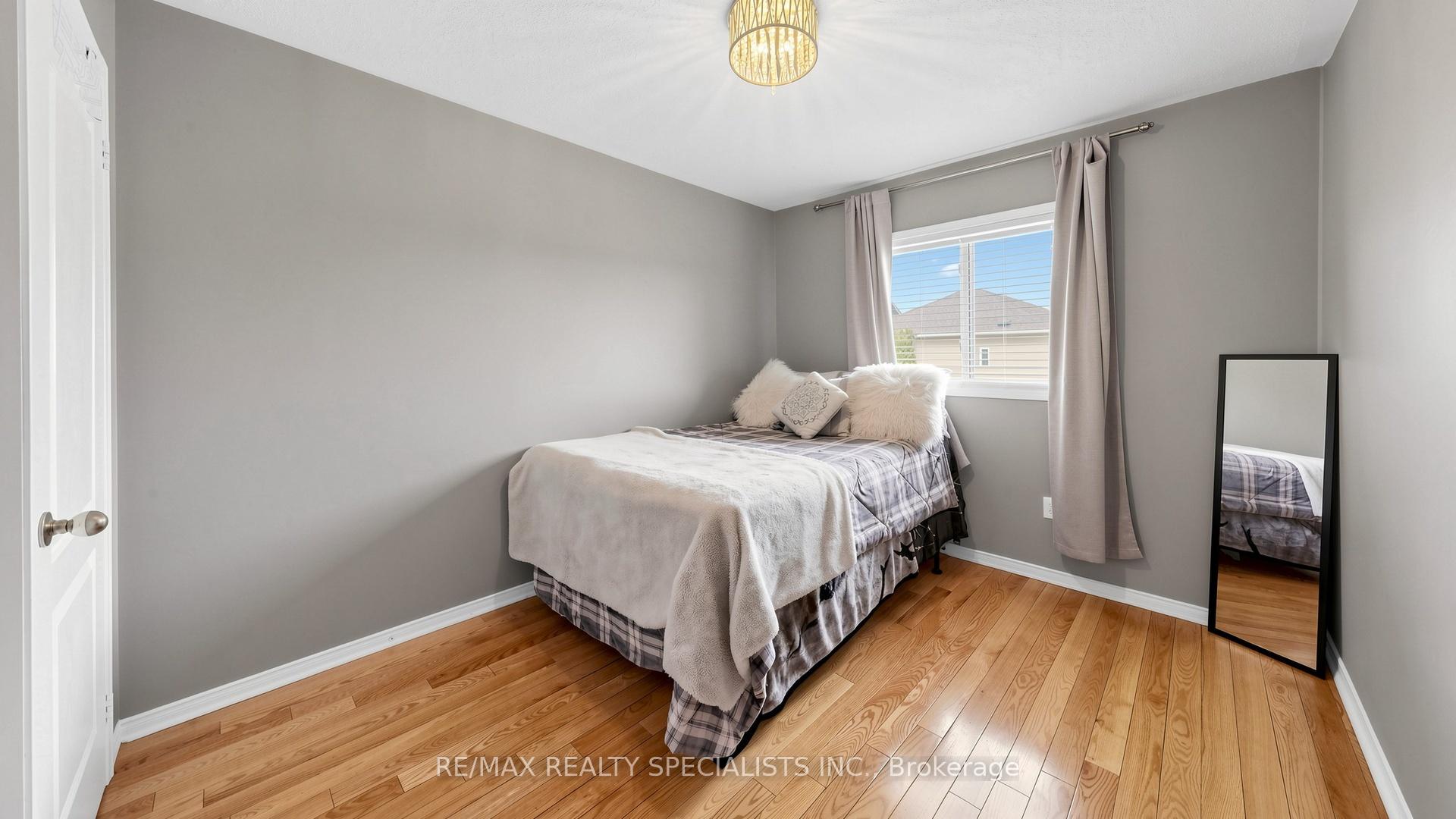 Photo 31 of 193 Queen Mary Drive, Brampton, Fletcher's Meadow — HOMEH