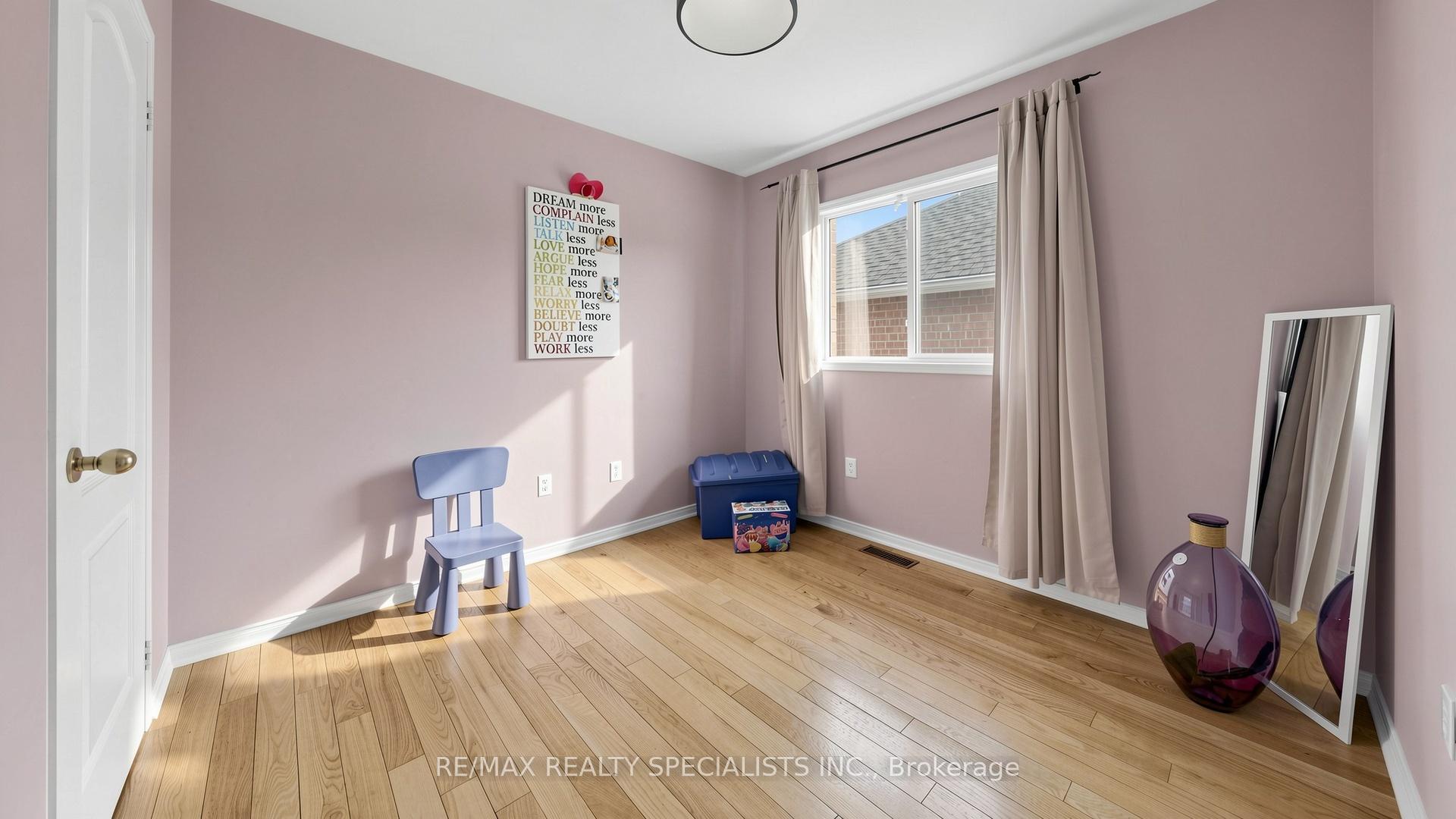 Photo 33 of 193 Queen Mary Drive, Brampton, Fletcher's Meadow — HOMEH