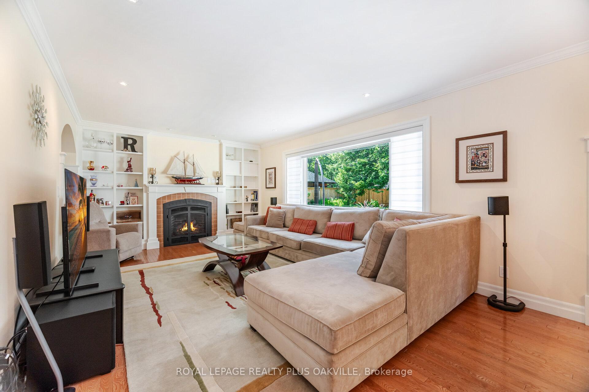 Photo 16 of 43 Ravina Crescent, Hamilton, Ancaster — HOMEH