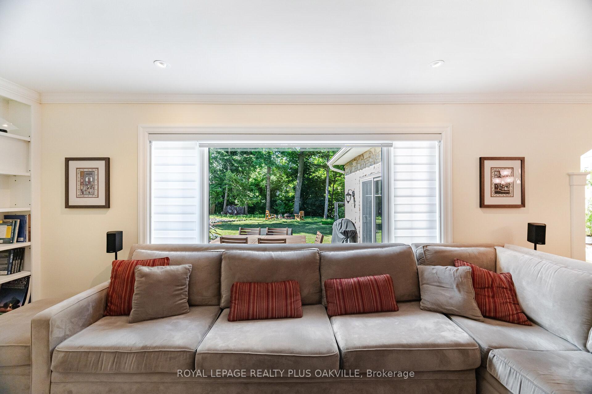 Photo 18 of 43 Ravina Crescent, Hamilton, Ancaster — HOMEH