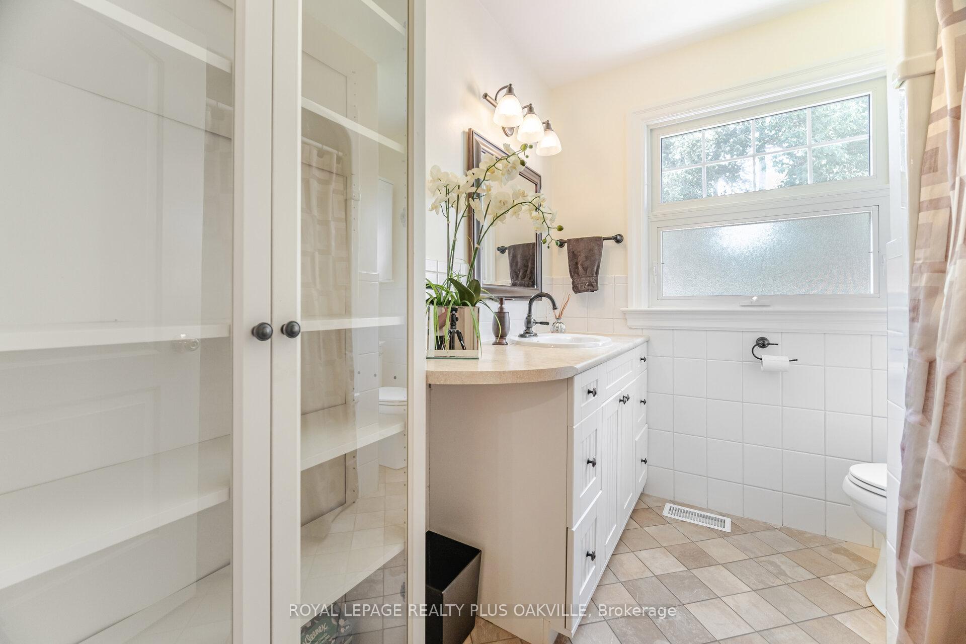Photo 27 of 43 Ravina Crescent, Hamilton, Ancaster — HOMEH