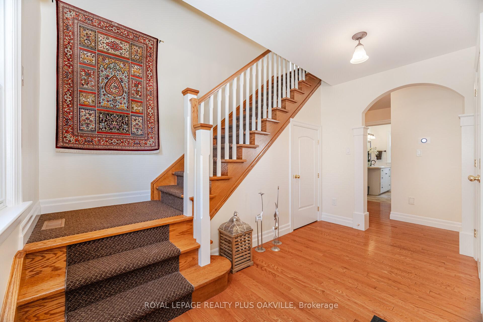 Photo 32 of 43 Ravina Crescent, Hamilton, Ancaster — HOMEH