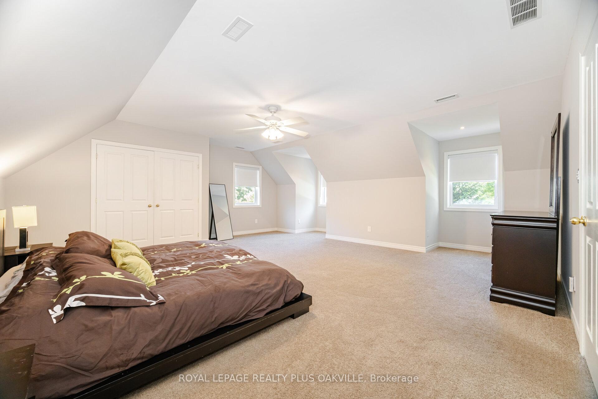 Photo 33 of 43 Ravina Crescent, Hamilton, Ancaster — HOMEH