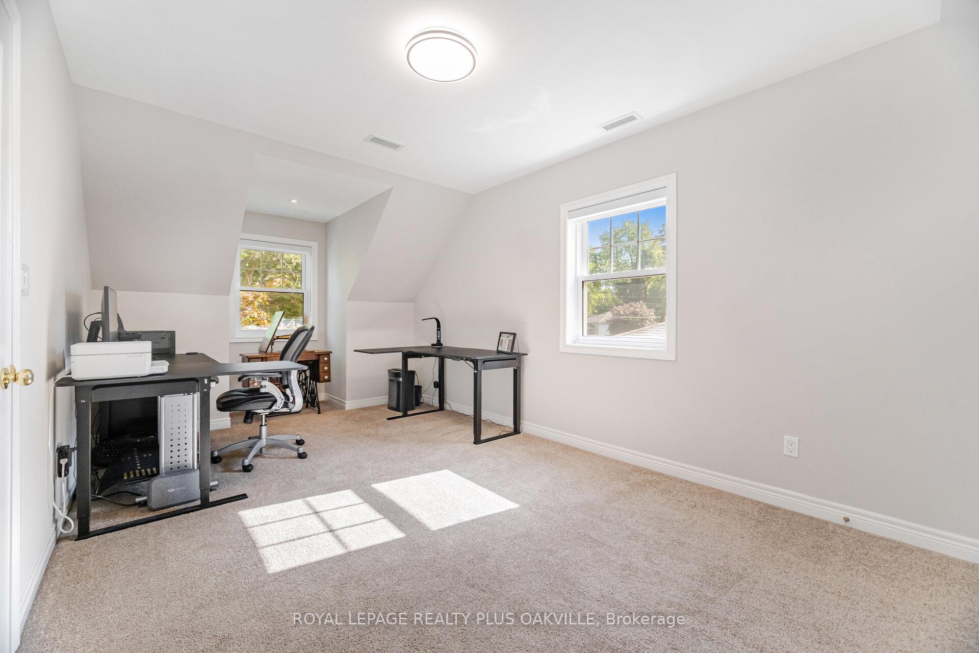 Photo 36 of 43 Ravina Crescent, Hamilton, Ancaster — HOMEH