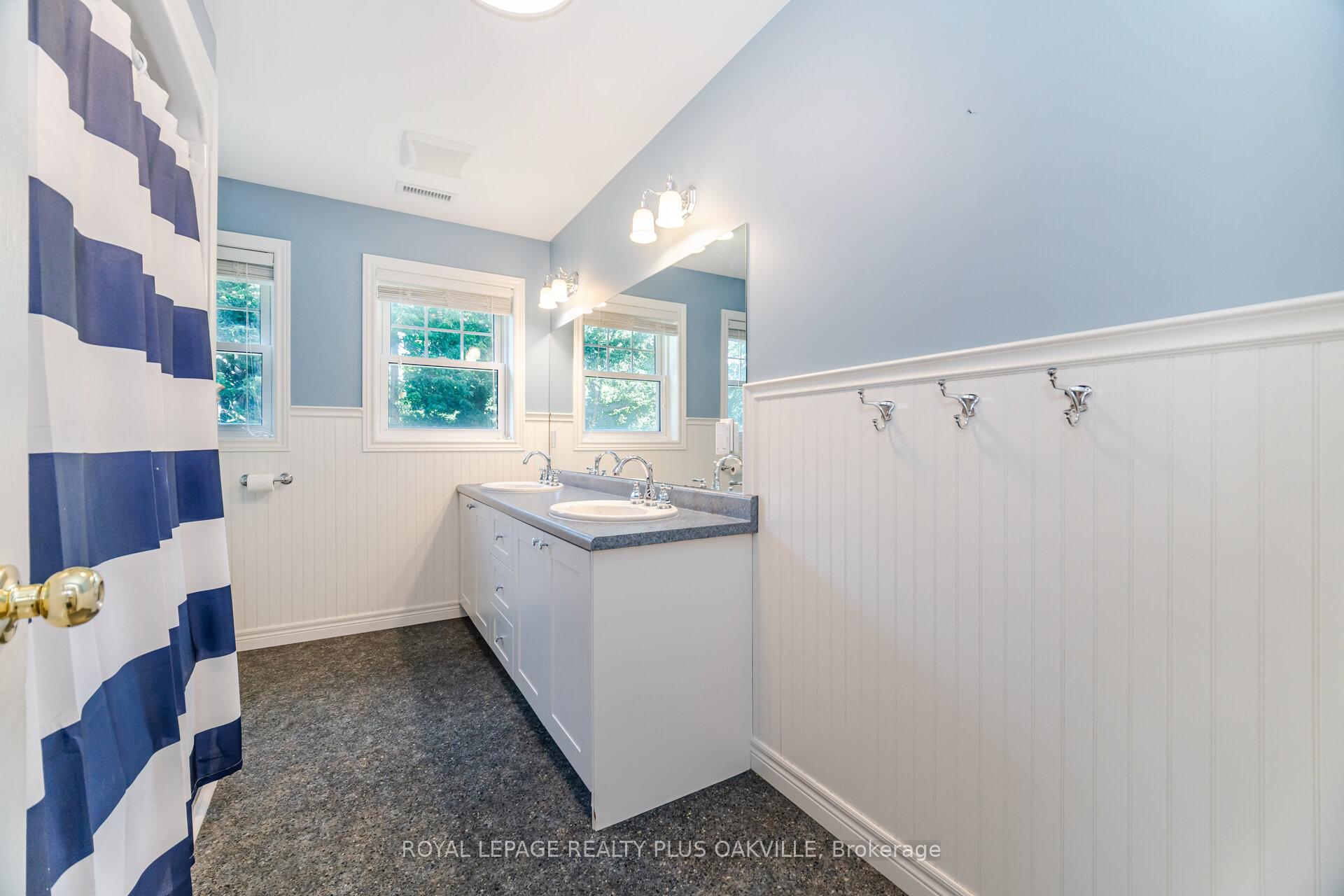 Photo 40 of 43 Ravina Crescent, Hamilton, Ancaster — HOMEH