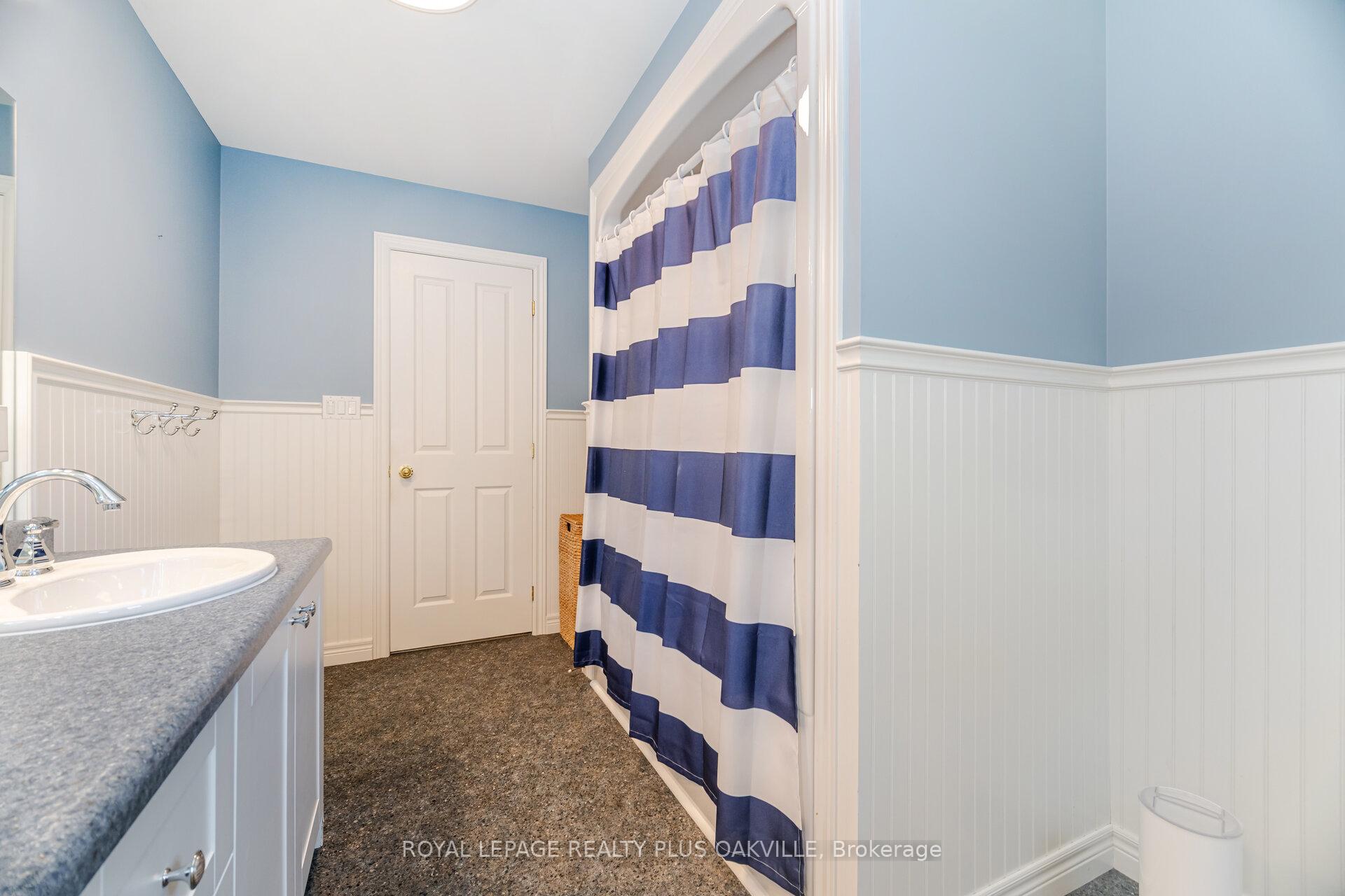 Photo 41 of 43 Ravina Crescent, Hamilton, Ancaster — HOMEH
