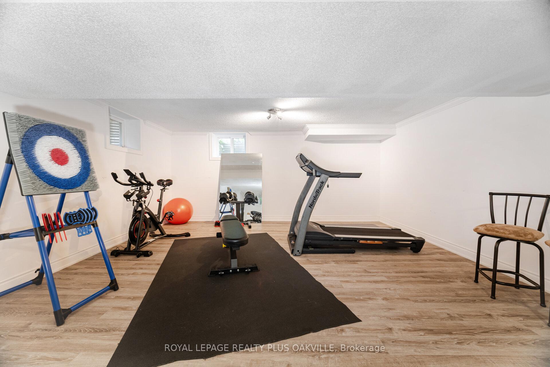 Photo 42 of 43 Ravina Crescent, Hamilton, Ancaster — HOMEH