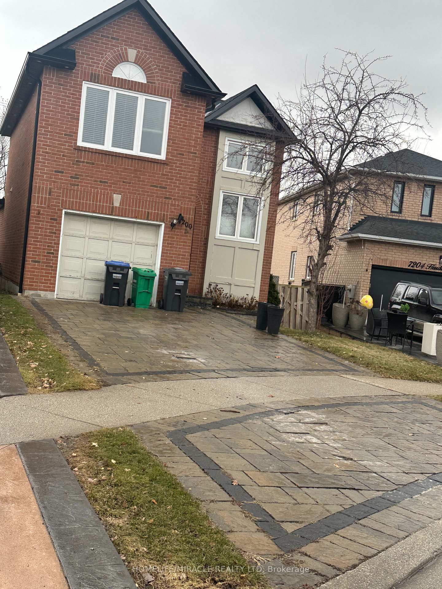 Photo 3 of 7200 Harding Crescent, Mississauga, Meadowvale — HOMEH