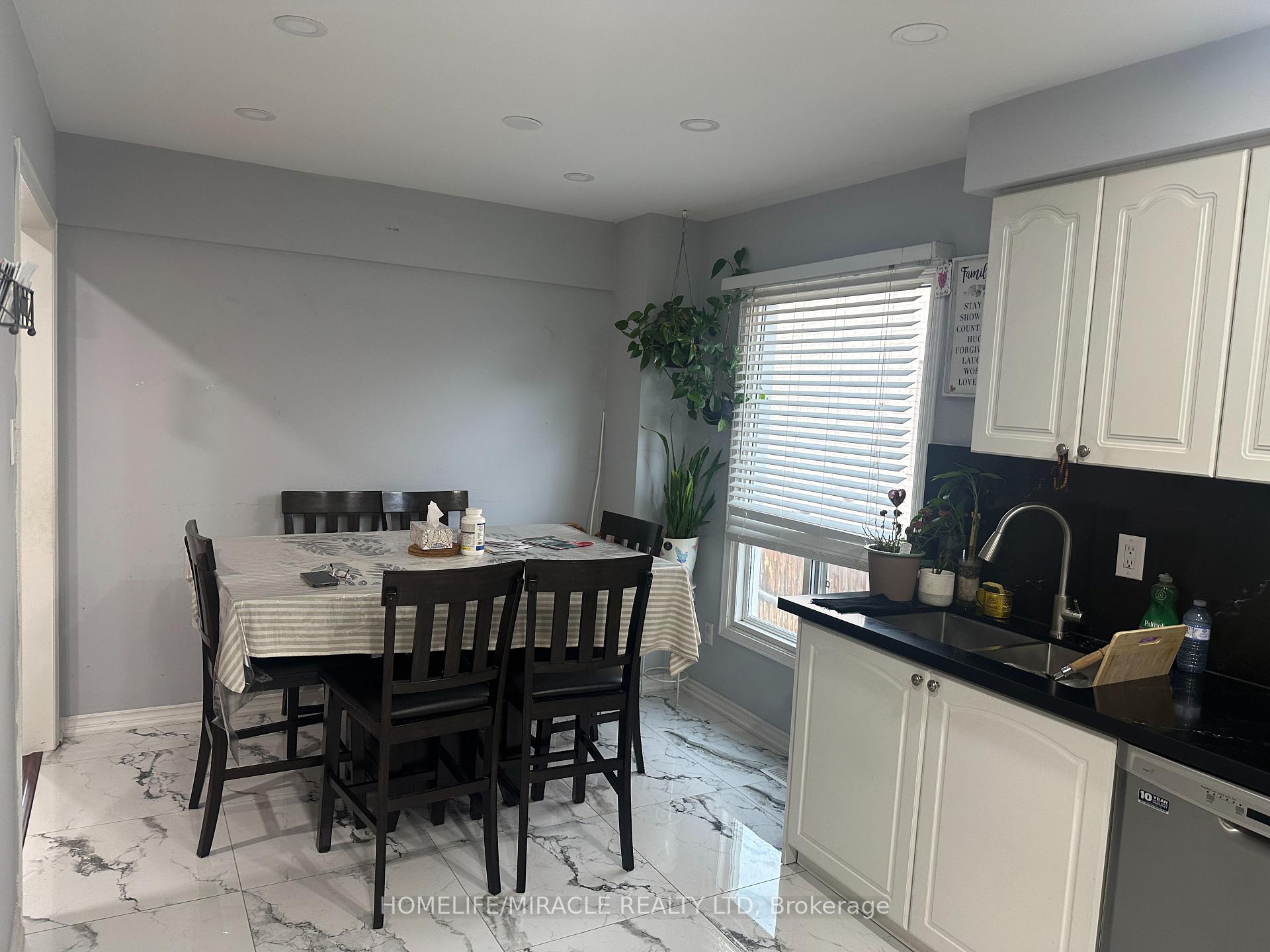 Photo 6 of 7200 Harding Crescent, Mississauga, Meadowvale — HOMEH