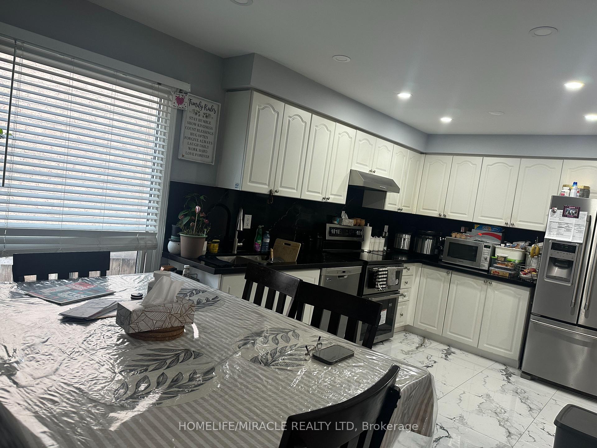 Photo 9 of 7200 Harding Crescent, Mississauga, Meadowvale — HOMEH