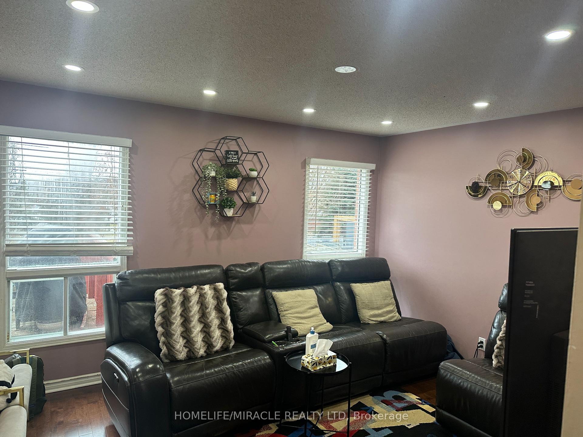 Photo 10 of 7200 Harding Crescent, Mississauga, Meadowvale — HOMEH
