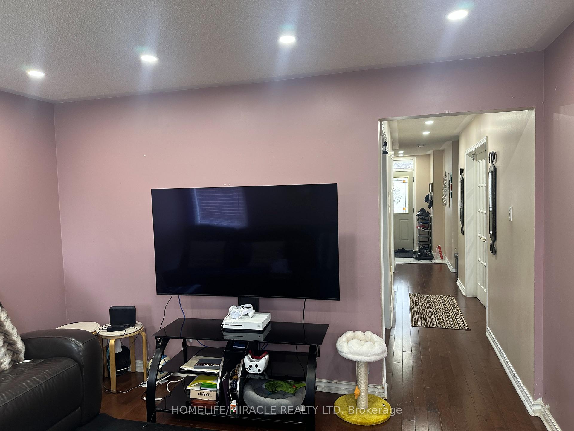 Photo 11 of 7200 Harding Crescent, Mississauga, Meadowvale — HOMEH