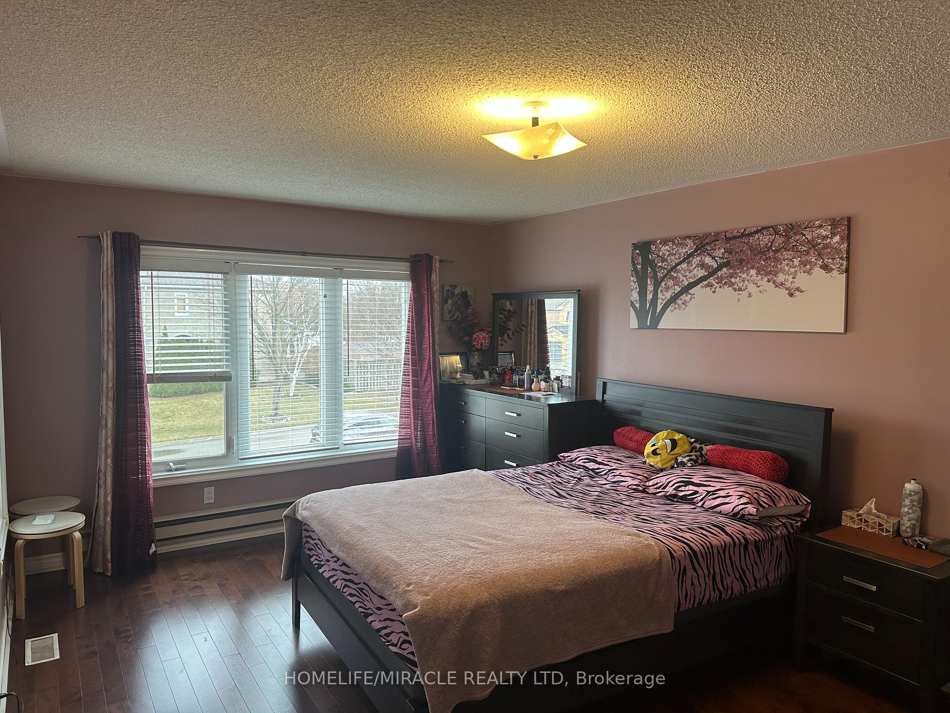 Photo 16 of 7200 Harding Crescent, Mississauga, Meadowvale — HOMEH