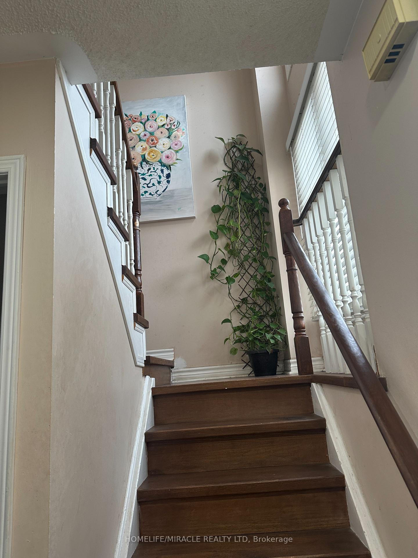 Photo 38 of 7200 Harding Crescent, Mississauga, Meadowvale — HOMEH