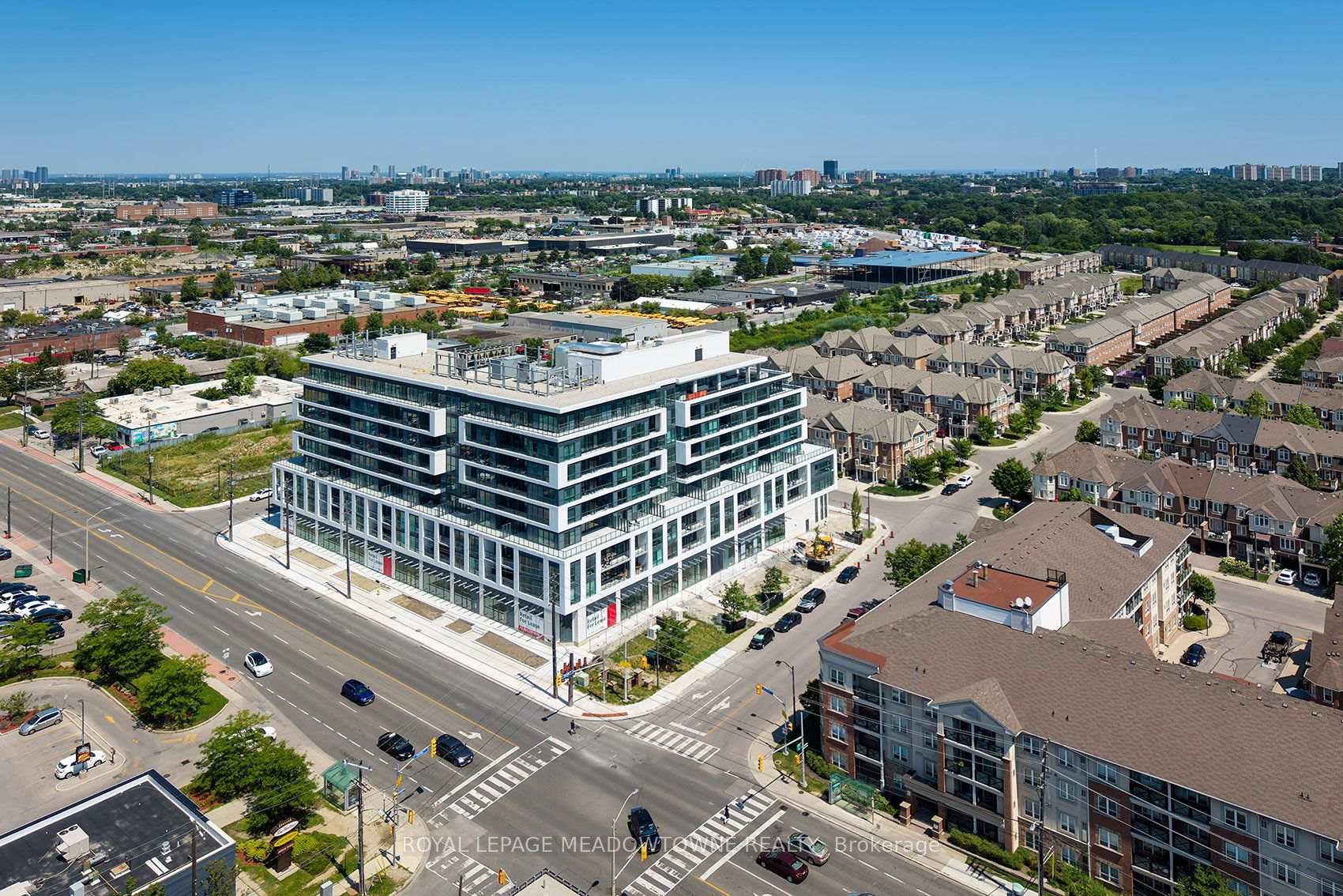 Photo 4 of Unit 804, 20 Deans Drive, Scarborough, Clairlea-Birchmount — HOMEH