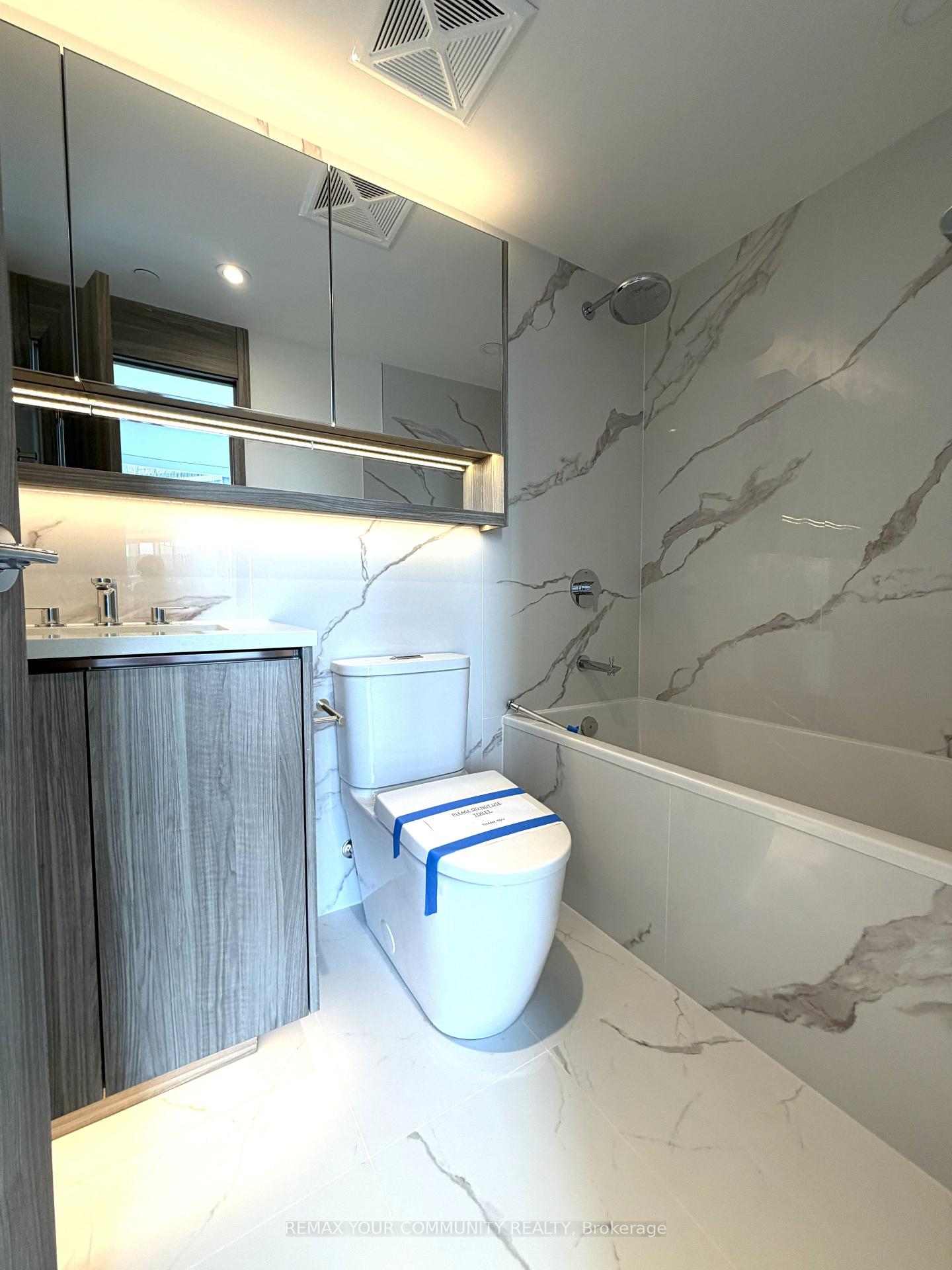 Photo 6 of Unit 1515, 75 Billes Heights, North York, Bayview Village — HOMEH