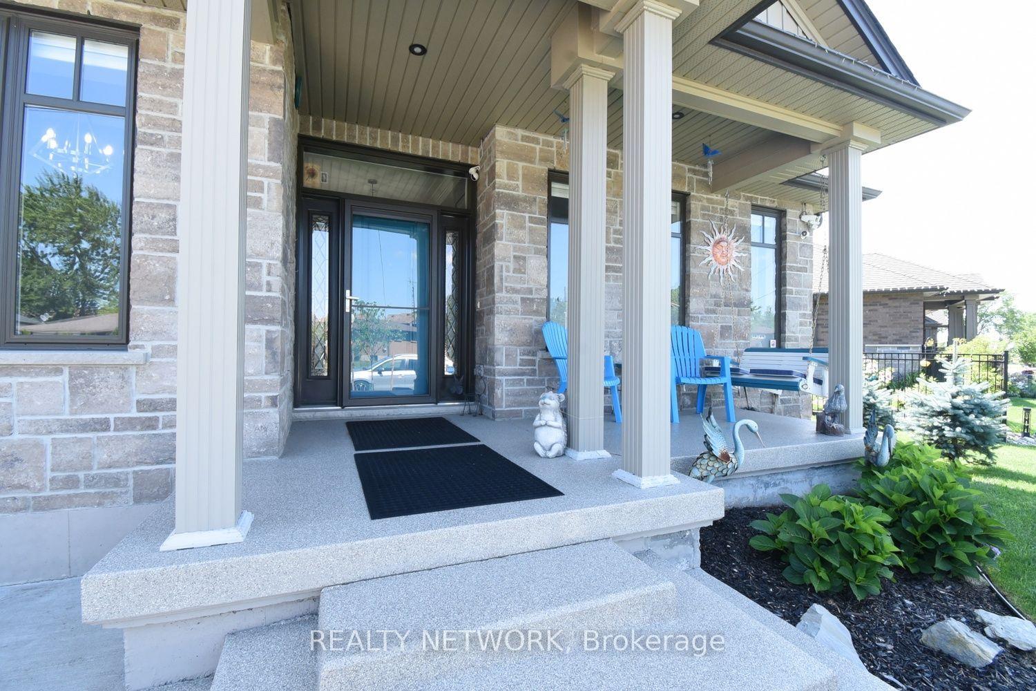Photo 2 of 10 Craddock Boulevard, Haldimand — HOMEH