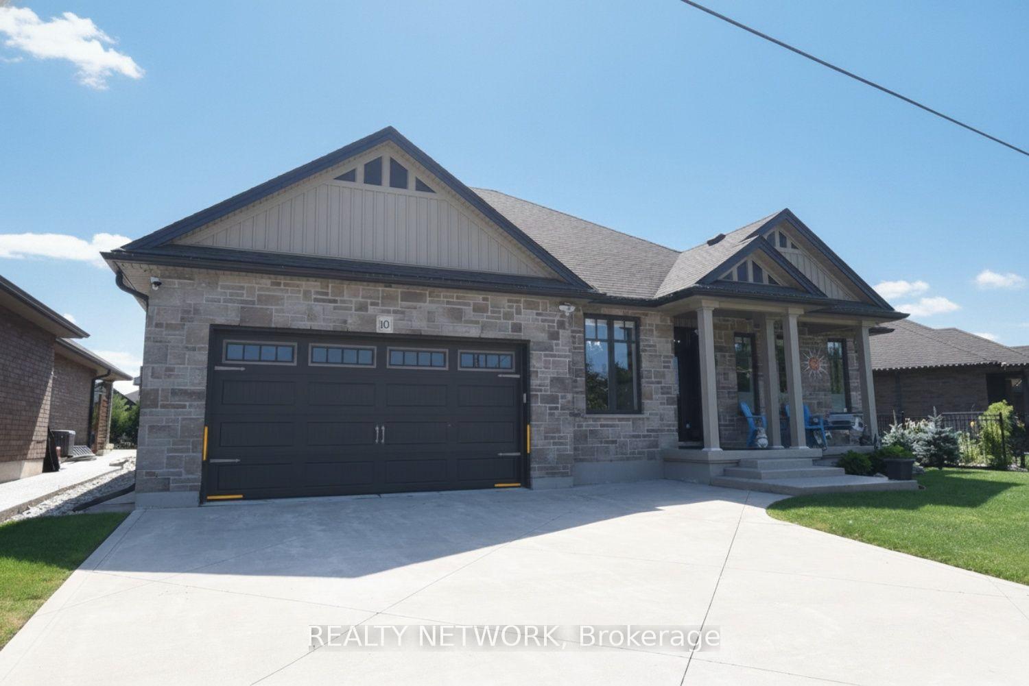 Photo 3 of 10 Craddock Boulevard, Haldimand — HOMEH