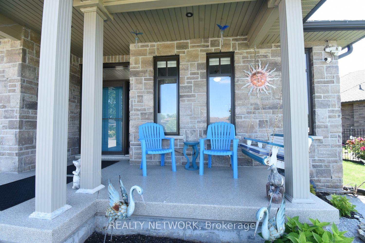 Photo 4 of 10 Craddock Boulevard, Haldimand — HOMEH