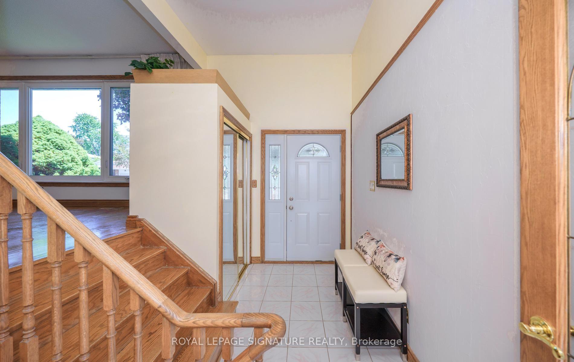 Photo 3 of 34 Rainier Square, Scarborough, L'Amoreaux — HOMEH