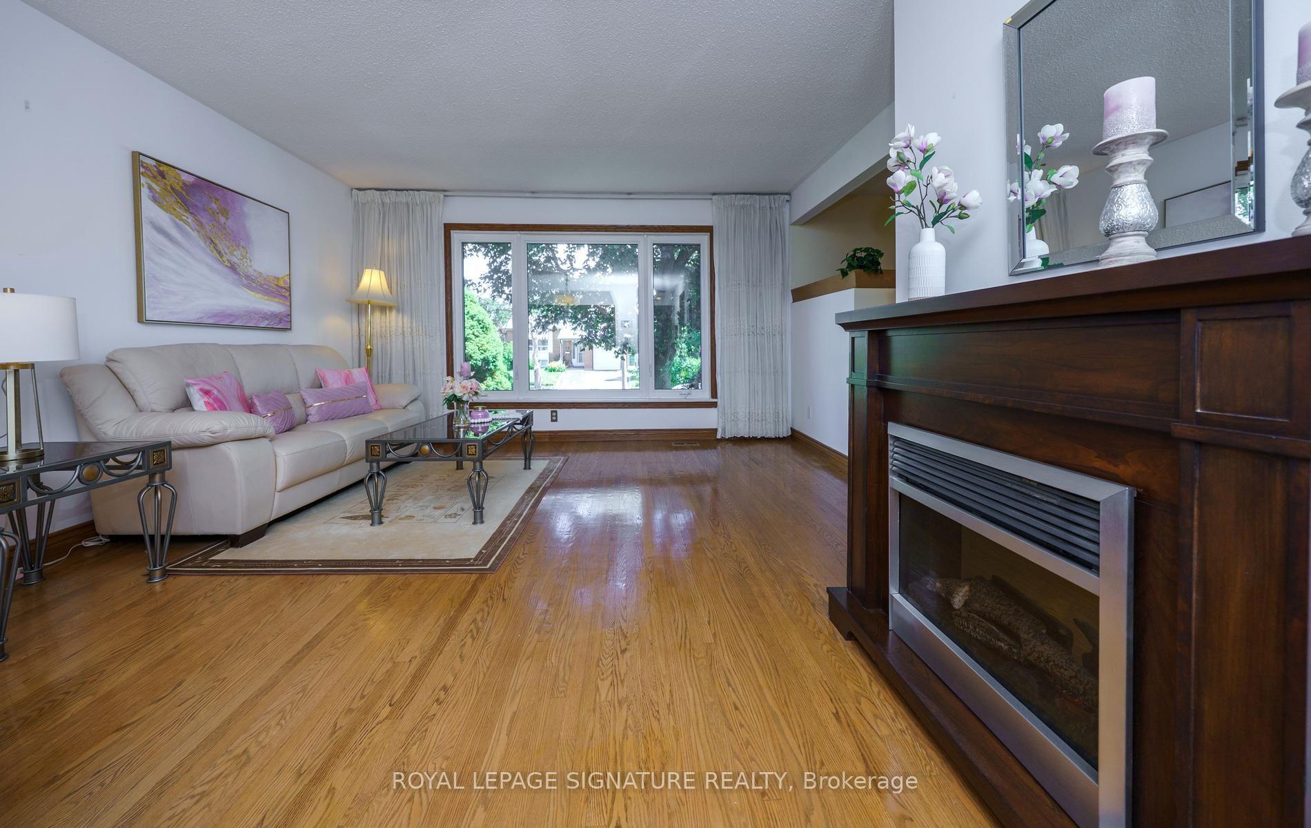 Photo 6 of 34 Rainier Square, Scarborough, L'Amoreaux — HOMEH