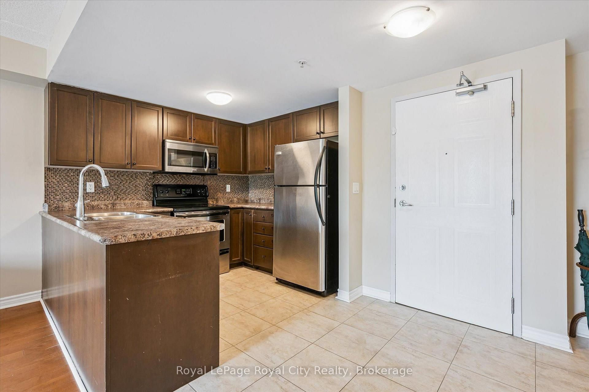 Photo 4 of Unit 212, 37 Goodwin Drive, Guelph, Pineridge/Westminster Woods — HOMEH