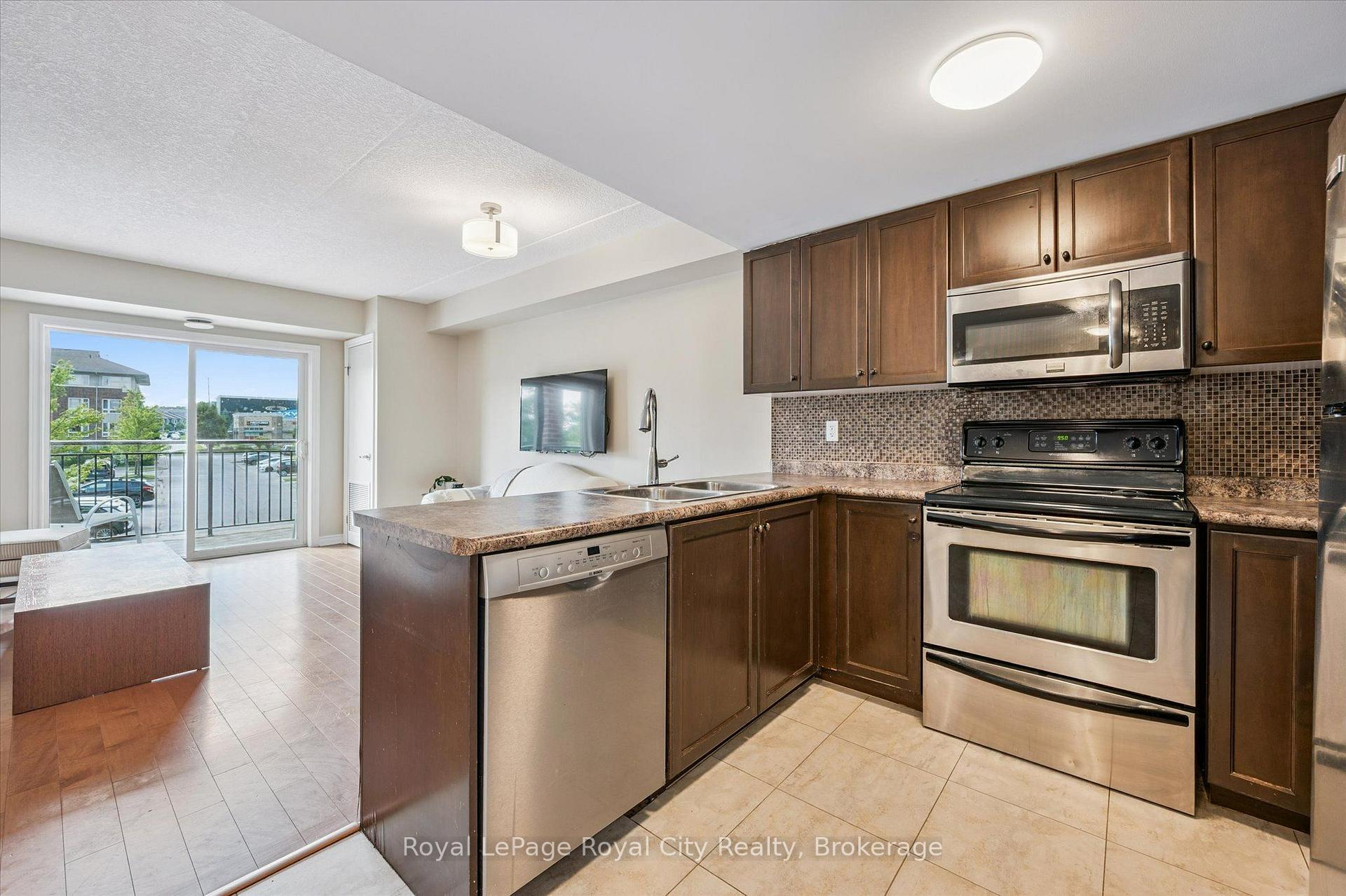 Photo 6 of Unit 212, 37 Goodwin Drive, Guelph, Pineridge/Westminster Woods — HOMEH