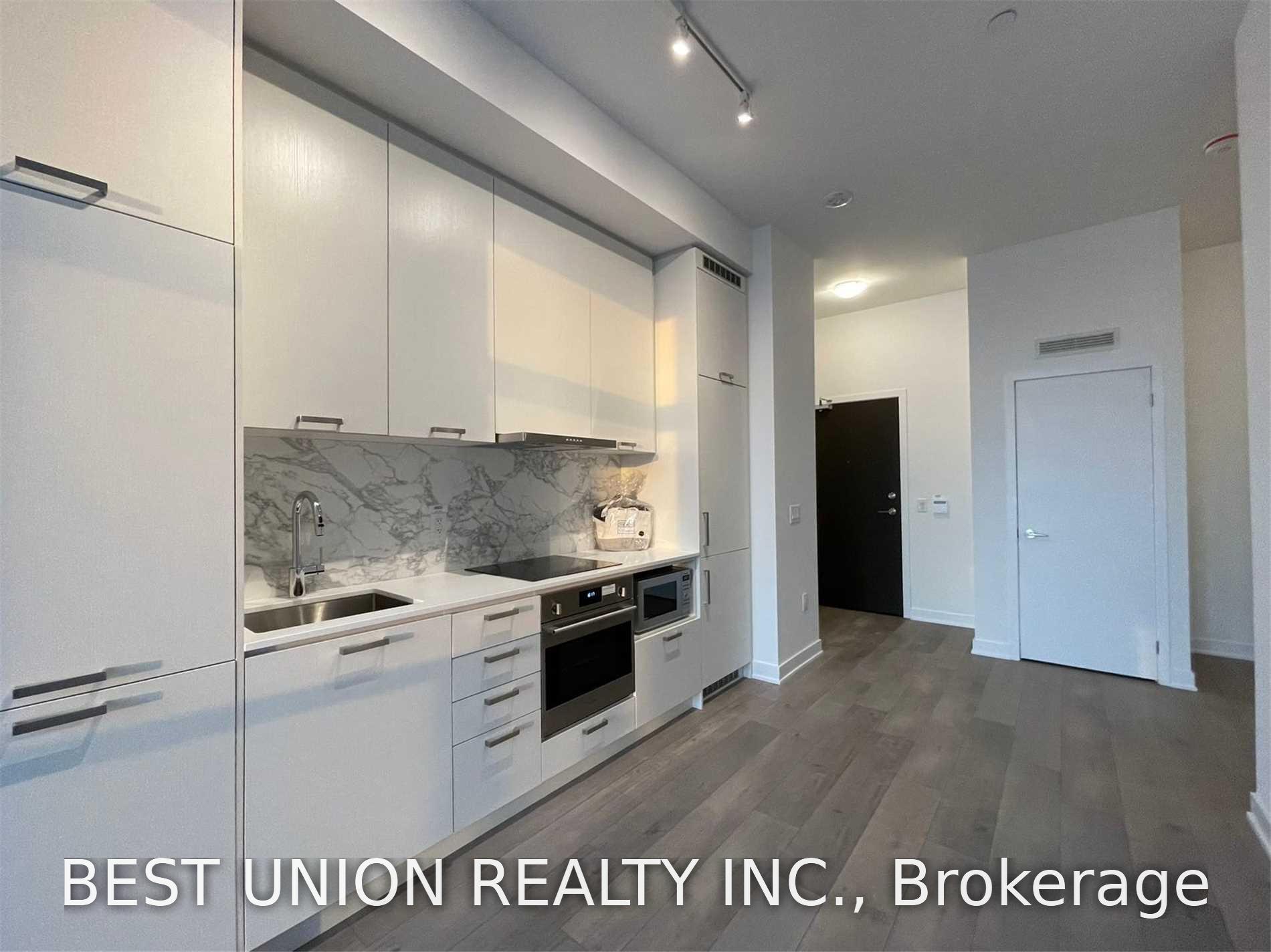 Photo 6 of Unit 310, 10 Honeycrisp Crescent, Vaughan, Vaughan Corporate Centre — HOMEH