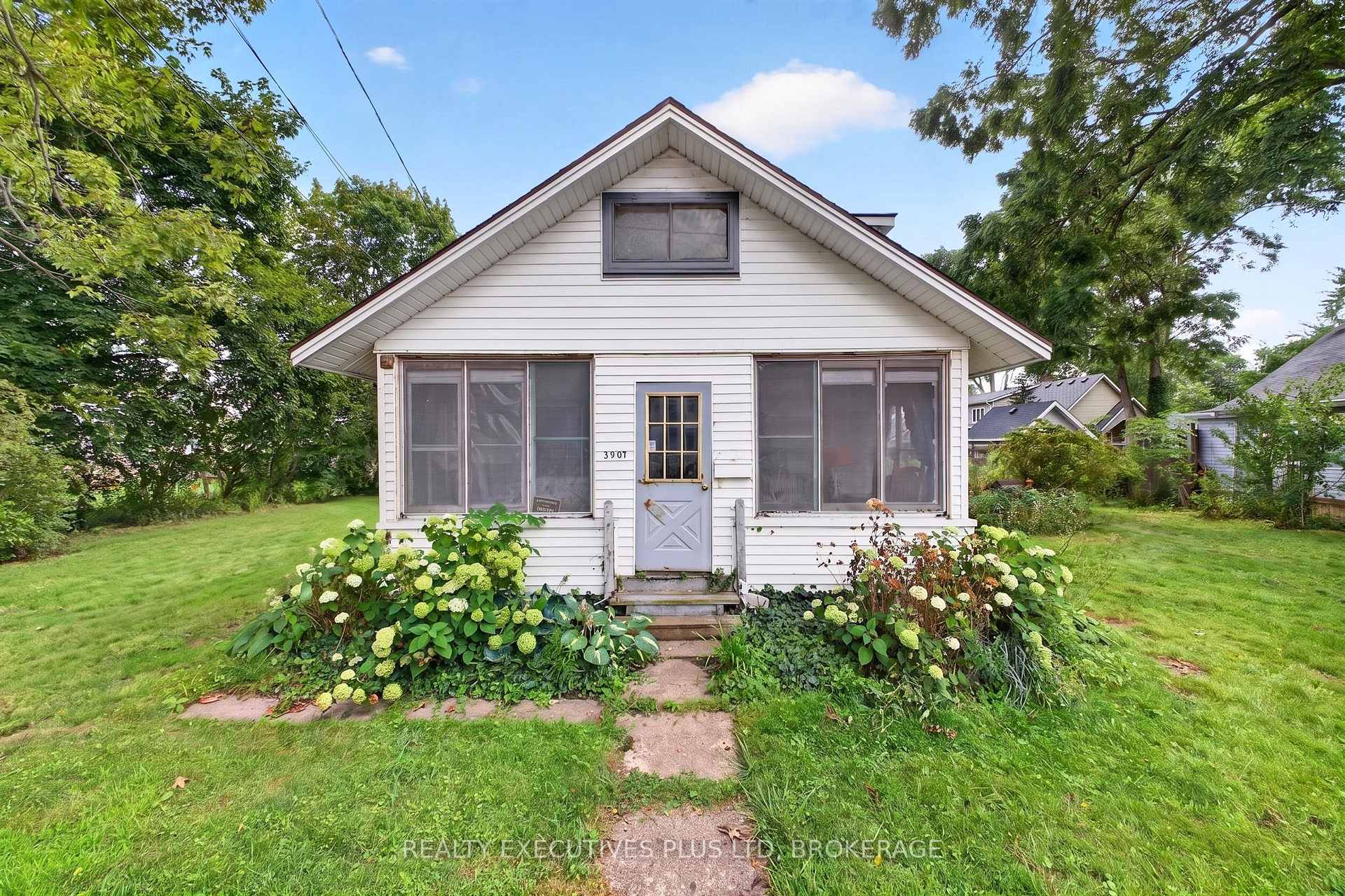 Photo of 3907 Alexandra Road