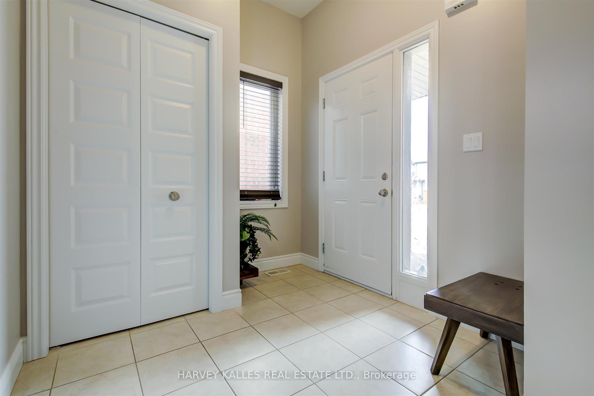Photo 4 of 106 Eden Oak Trail, Kitchener, Idlewood/Lackner Woods — HOMEH