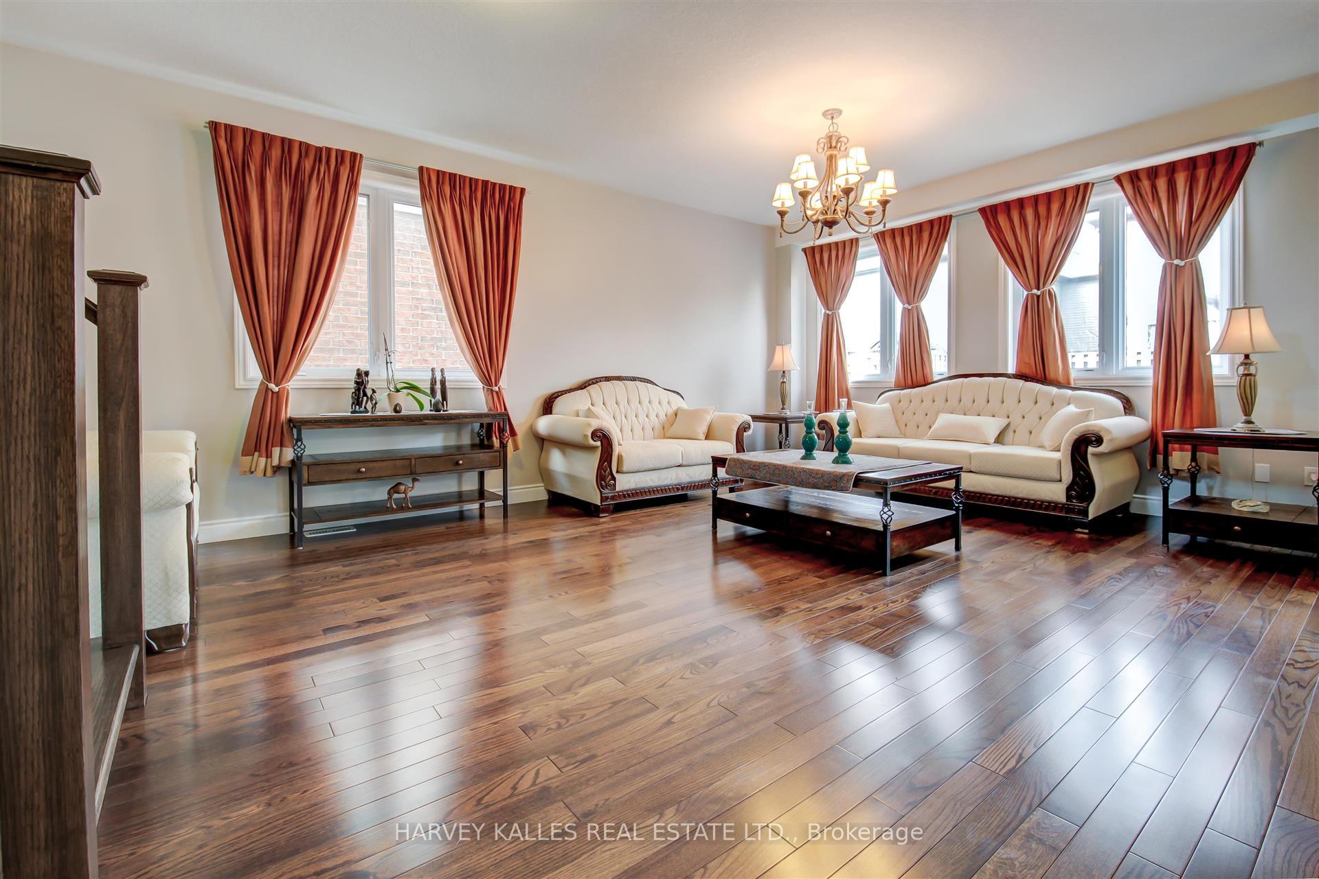 Photo 5 of 106 Eden Oak Trail, Kitchener, Idlewood/Lackner Woods — HOMEH
