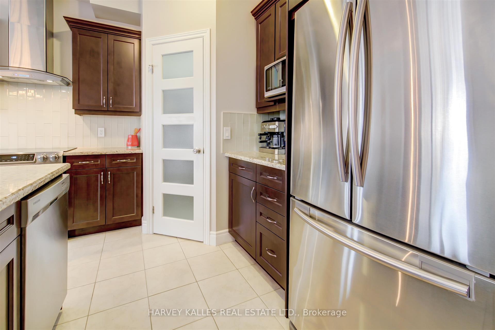 Photo 12 of 106 Eden Oak Trail, Kitchener, Idlewood/Lackner Woods — HOMEH